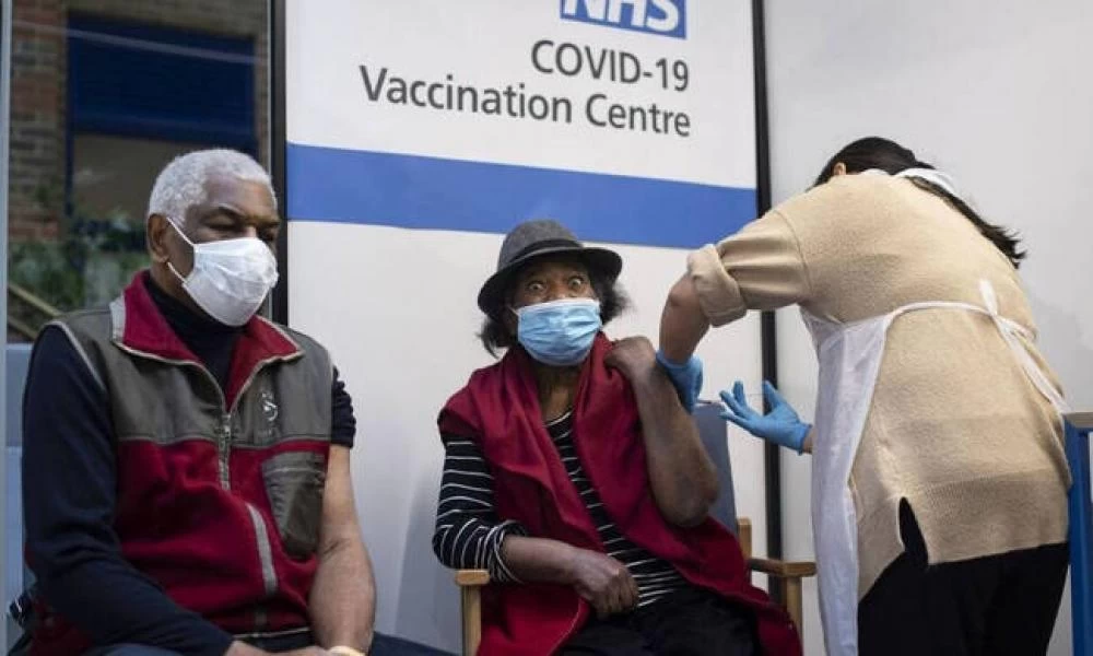 Κορονοϊός - Βρετανία: "Να μην κάνουν το εμβόλιο όσοι έχουν σοβαρές αλλεργίες"